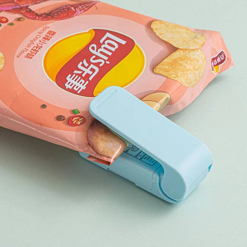 Portable Mini Sealer Home Heat Bag Plastic Food Snacks Bag Sealing Machine Mini Vacuum Food Sealers