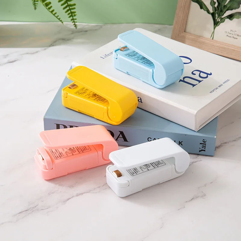 Portable Mini Sealer Home Heat Bag Plastic Food Snacks Bag Sealing Machine Mini Vacuum Food Sealers